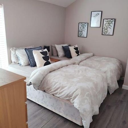 Вилла The Mews Holywell Холиуэлл Экстерьер фото